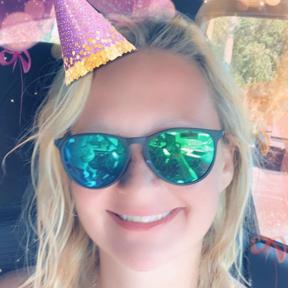 Meet your Posher, Jennifer